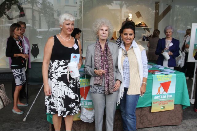 Águeda Alonso, Duquesa de Alba y María José Santiago Águeda Alonso, Duquesa de Alba y María José Santiago