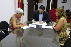 ASEM firma con Ayuntamiento Lora cesión local
