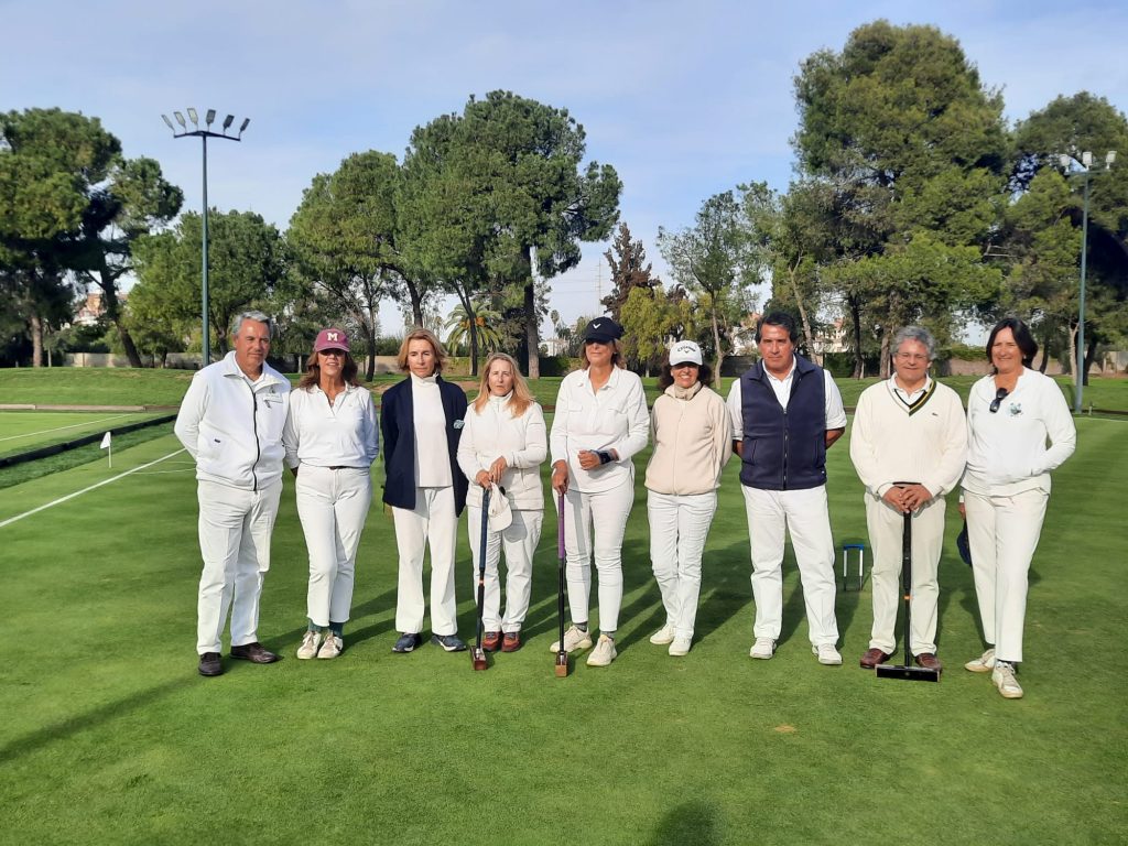 grupo de participantes del  torneo de croquet